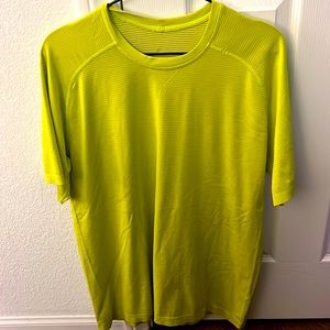 Lululemon metal vent SS Top
